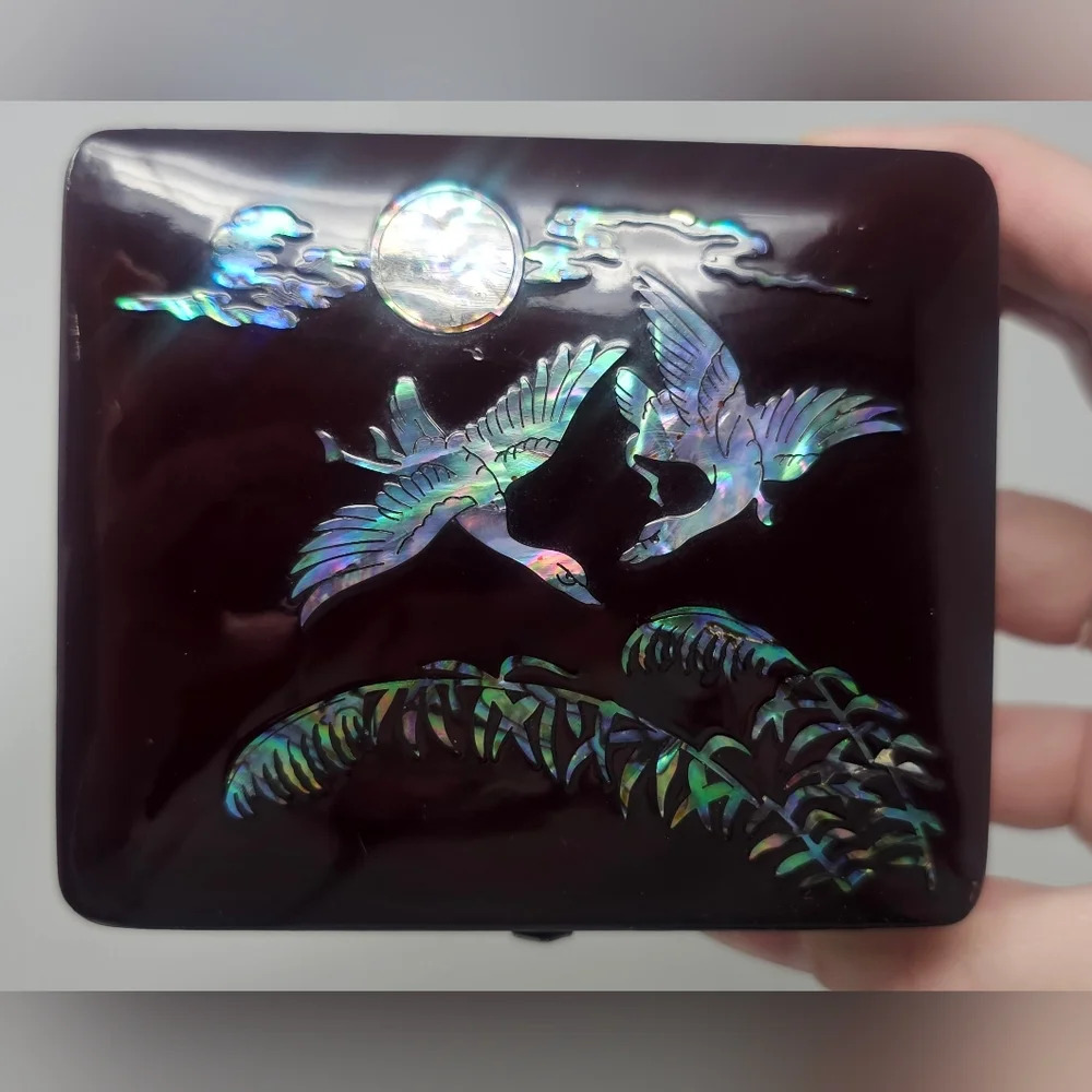Vintage Jewelry Trinket Box in Brown Lacquer Asian Mother of Pearl Inlay Birds - Picture 2 of 15